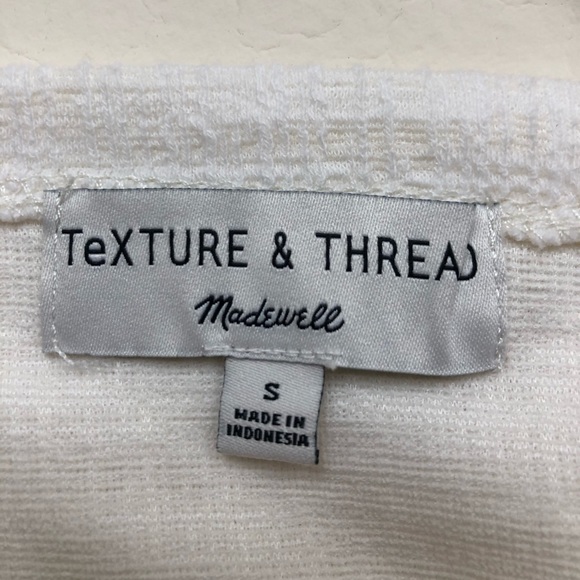 Texture and Thread halter tank top - Picture 3 of 3